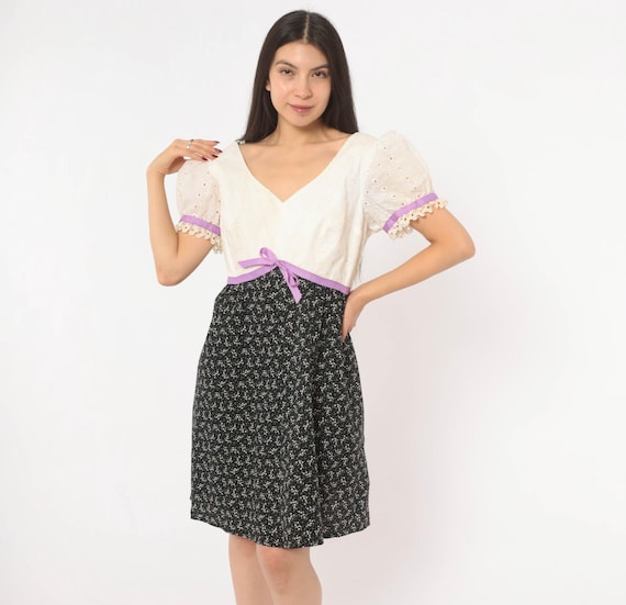 70s Princess Kaiulani Babydoll Dress Eyelet Puff Sleeve Lavender Ribbon Bow Floral Skirt Lace Trim Prairie Empire Waist Vintage Medium M