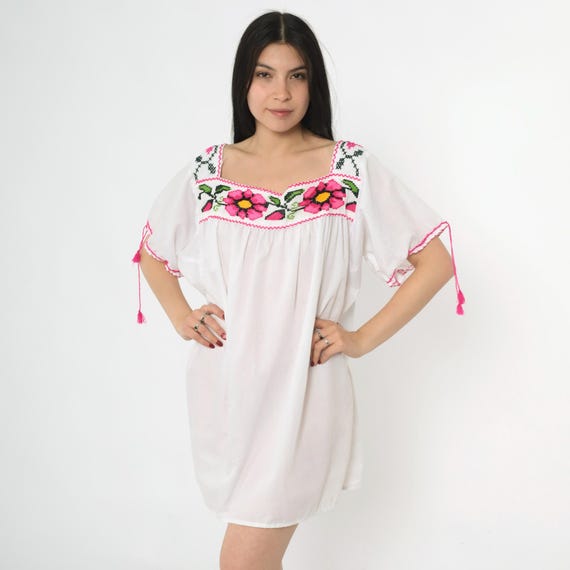 Vintage White Mexican Dress 90s Floral Embroidered Micro Mini Dress Short Sleeve Boho Hippie Traditional 1990s Large L