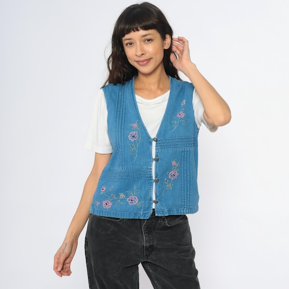 90s Embroidered Vest Shirt Blue Floral Cropped Button Front Cottagecore Prairie Pintuck Pleated Rose Butterfly Light Vintage Summer Small S