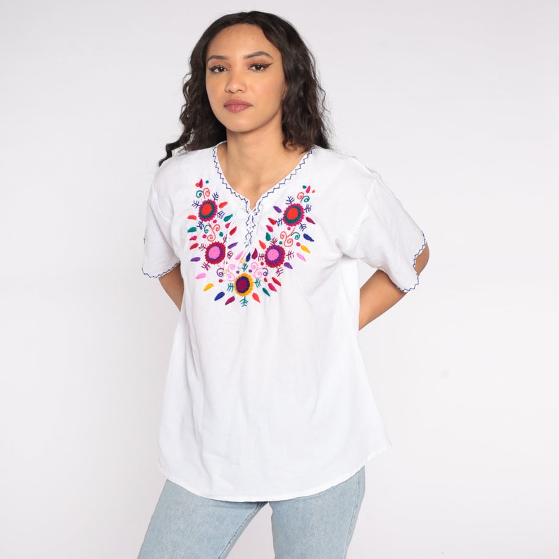 White Embroidered Blouse Floral Mexican Peasant Top Boho Hippie Bohemian Vintage Lace Up Tent Shirt Short Sleeves Festival Medium Large image 3