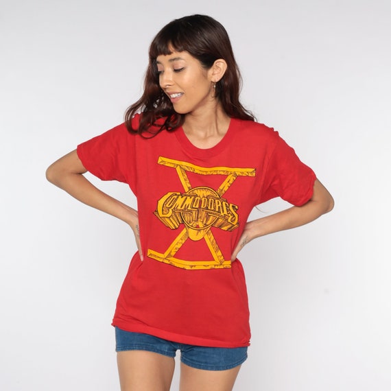 1980 Commodores Shirt 80s Band Tee Shirt Funk Soul Concert tshirt 1980s T shirt Tour Vintage Single Stitch Red Lionel Richie Shirt Medium