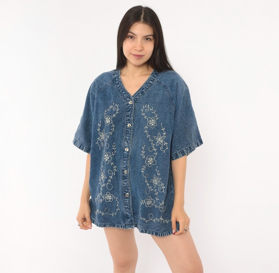 Embroidered Denim Blouse 90s Floral Vine Button Front V Neck Cotton Short Sleeve Blue Relaxed Fit Cottage Prairie Top Shirt Vintage Medium M