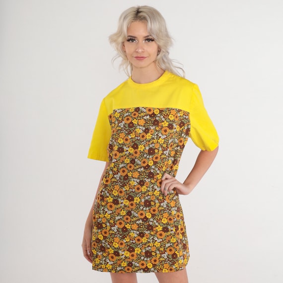 Floral Shift Dress 60s Mod Mini Dress Bright Yellow Flower Print Groovy Gogo Sixties Day Minidress Short Sleeve Vintage 1960s Petite Medium