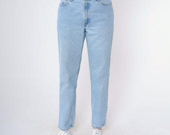 Vintage 90s Levi's 550 Jeans Size 30 Relaxed Fit Levi Tapered Straight Leg Light Wash Blue Denim Retro 1990s High Waisted Mom Jeans Medium M