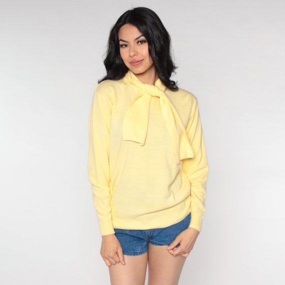 80s Ascot Sweater Pale Yellow Pullover Knit Sweater Retro Necktie Bow Jumper Pastel Feminine Preppy Girly Acrylic Vintage 1980s Medium M