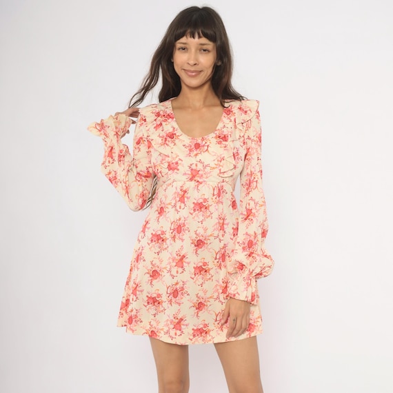 70s Cottagecore Mini Dress Ruffle Collar Cream Pink Floral Long Sleeve Bell Cuff Back Tie Waist Feminine Rose Garden Print Vintage Medium M