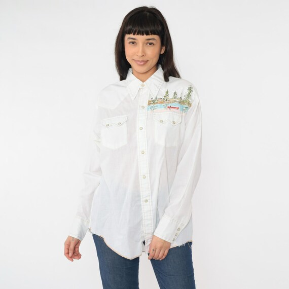 Vintage White Western Shirt 70s Hand Painted Fly Fishing Scene Trout Cabin Mountains 1970s Pearl Snap Button Men's 16 1/2 34 Large L