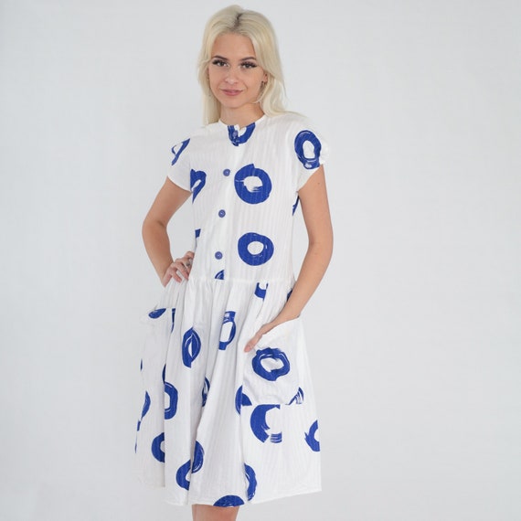 Shirtwaist Dress 80s Mini Dress White Blue Abstract Ring Print Day Dress Retro Button Up Cap Sleeve Drop Waist Boho Pockets Vintage 1980s XS