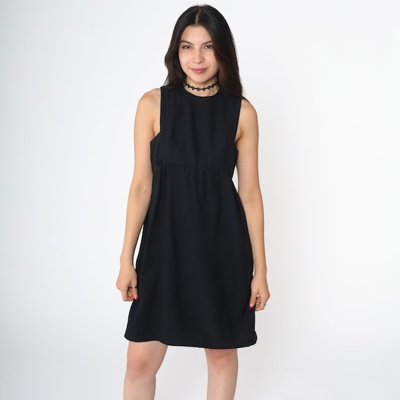 60s Black Party Dress Mini Shift Dress Vintage Plain Simple Sleeveless Going Out Keyhole Cutout Empire Waist Cocktail Dress 1960s Small S