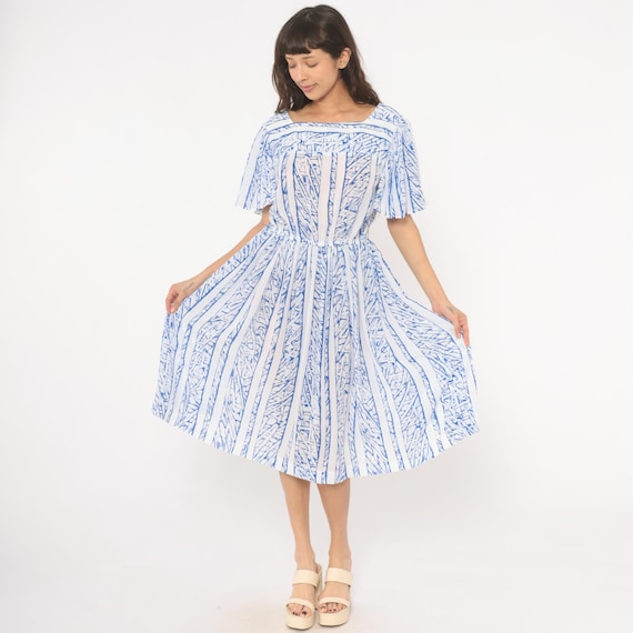 80s Abstract Stripe Dress Blue White Flutter Sleeve Square Neck Sheer Knee Length Pullover Geometric Print Vintage Women's Large L