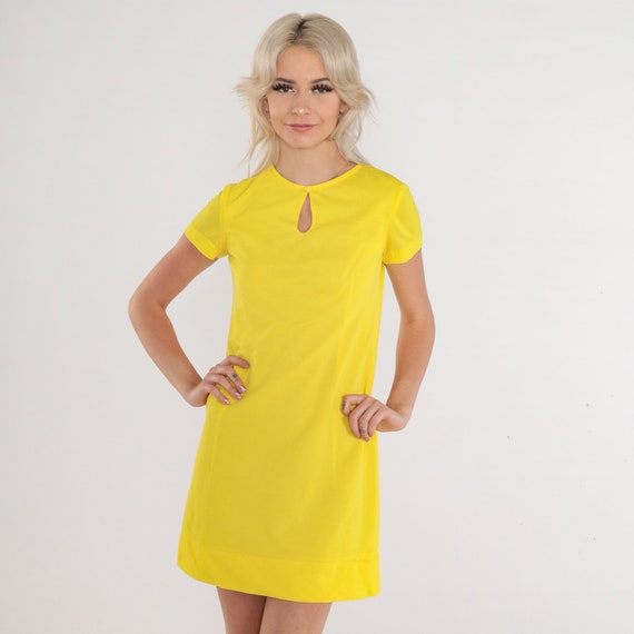 Bright Yellow Dress 60s Mod Mini Dress Keyhole Sixties Shift Retro Gogo Hippie Twiggy Short Sleeve Vintage 1960s Lanz Original Small xs