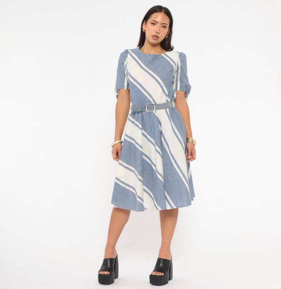 80s Diagonal Stripe Dress Blue White Cotton Belted Puff Sleeve Fit Flare Gathered Waist Tie Cuff Nautical Summer Spring Vintage Medium M