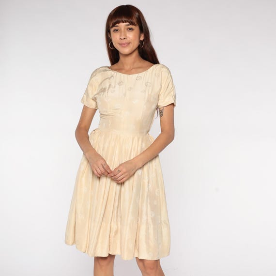 60s Embroidered Dress Cream Ivory Floral Short Sleeves Fit Flare Midi Romantic Feminine Garden Party Cocktail Jazz Night Extra Small XS
