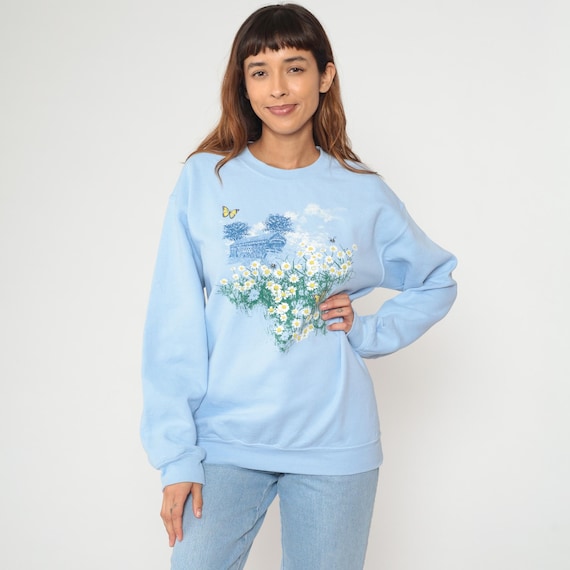 Floral Blue Sweatshirt 90s Light Daisy Meadow Cottagecore Vintage Pullover Butterfly Spring Flowers Covered Bridge Country Scene Medium M