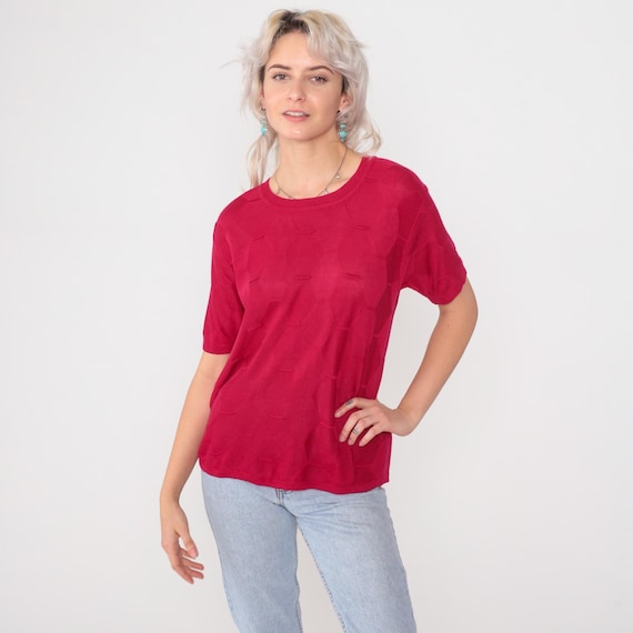 80s Textured Knit Sweater Red Horizontal Stripe Short Sleeve Crew Neck Boxy Fit Pullover Cranberry Vintage Ribbed Trim Casual Preppy Medium