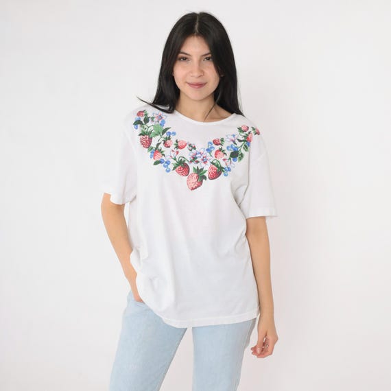 Vintage Strawberry Fruit Shirt 90s White Blueberry Necklace Print T-Shirt Retro Graphic Tee 1990s Extra Large xl
