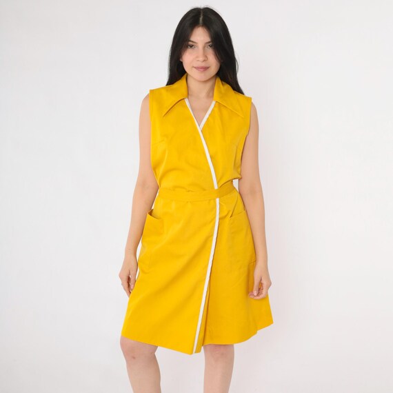 Vintage Yellow Faux Wrap Dress 70s Shift V Neck Mod Mini Dress Dagger Collar Belted Plain 1970s Sleeveless Preppy Retro Belt Small Petite