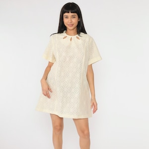 Vintage Mod Lace Dress 60s Keyhole Neck Mini Cream Party Cocktail Dress 1960s Boho Hippie Shift Semi-Sheer Short Sleeve Extra Large xl