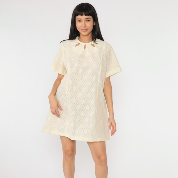 Vintage Mod Lace Dress 60s Keyhole Neck Mini Cream Party Cocktail Dress 1960s Boho Hippie Shift Semi-Sheer Short Sleeve Extra Large xl