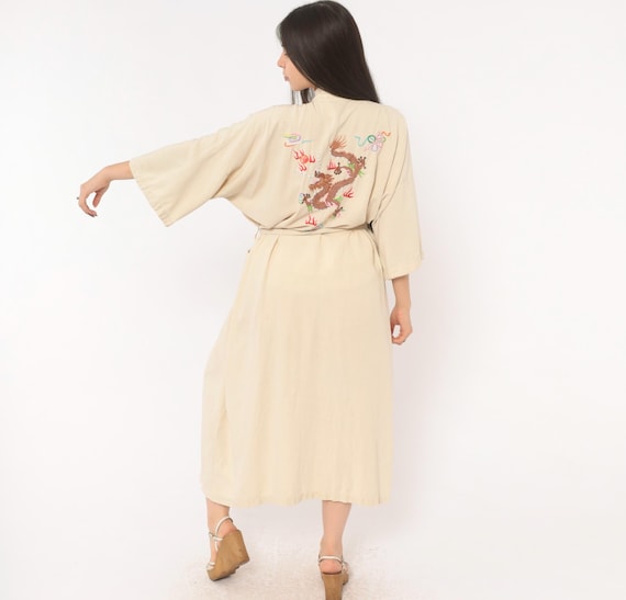 80s Dragon Embroidered Robe Silk Kimono Cream Wrap Duster Tie Front Pockets Embroidery Asian Beige Coverup Housecoat Vintage Extra Large XL