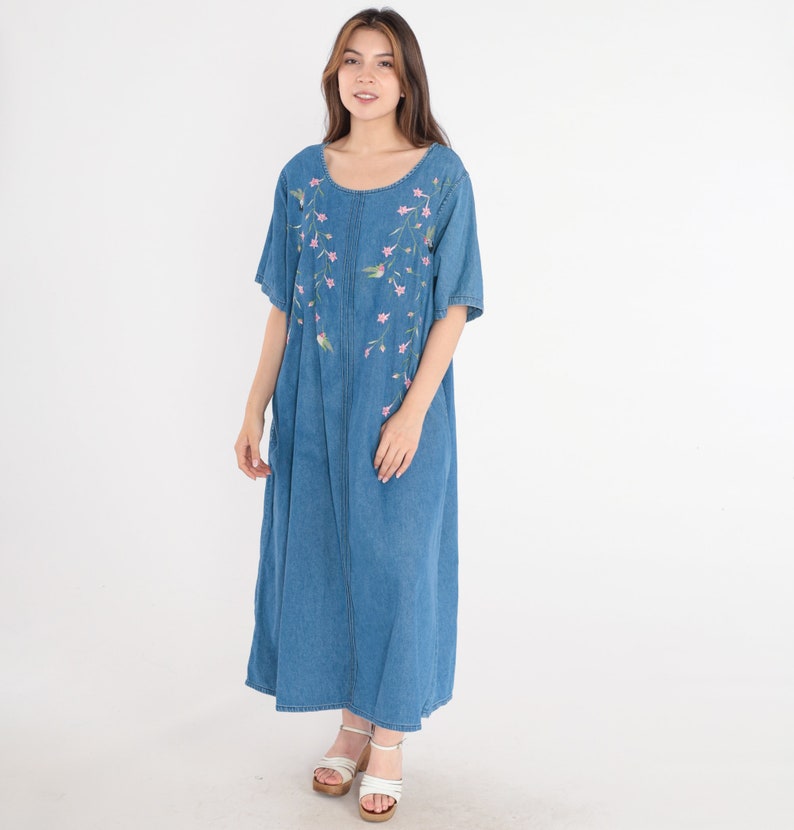 Floral Denim Dress Y2k Jean Hummingbird Midi Dress Embroidered Flower Bird Dress Blue Shift Retro Casual Short Sleeve Vintage 00s 2x 2xl image 3