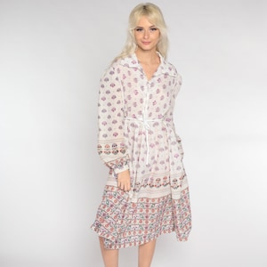 70s Hippie Dress White Floral Midi Dress Boho Flower Print Button up Shirtdress Long Balloon Sleeve Collared Vintage 1970s Extra Large xl