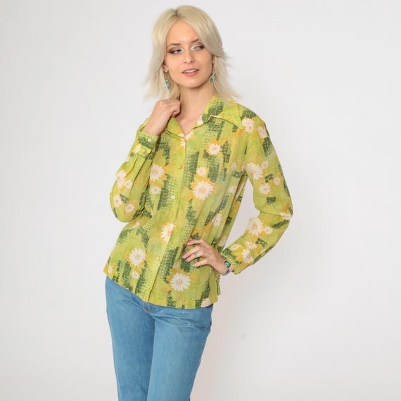 Green Floral Blouse 70s Button Up Top Dagger Collar Bohemian Long Sleeve Collared Shirt Flower Print Vintage 1970s Medium