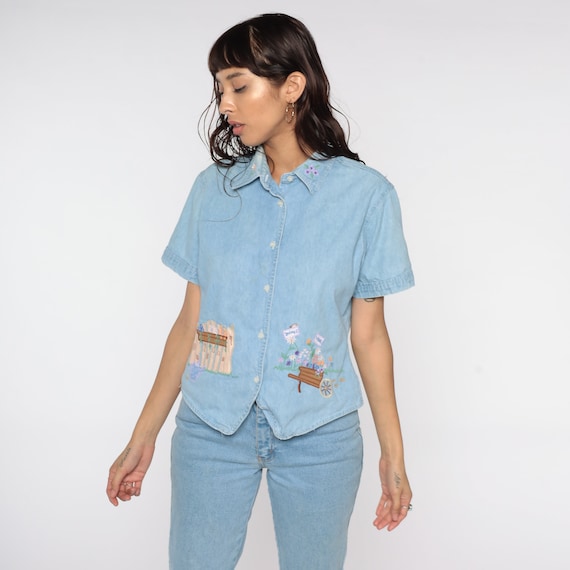 Floral Denim 90s Shirt EMBROIDERED Jean Shirt Gardening Button Down Collared Blouse Blue Top Vintage Short Sleeve Flower Garden 1990s Medium