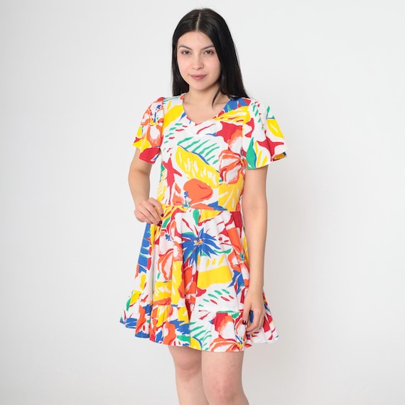 Vintage 80s Floral Mini Dress Tropical Abstract Print Short Tiered Flounce Hem Flutter Puff Sleeve Vibrant Fit and Flare 1980s Party Small