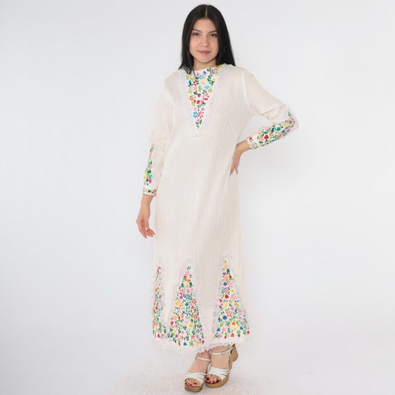 Vintage Floral Mexican Dress 70s Bohemian Midi Lace Trim Yoke 1970s Pintuck Boho Hippie Shift White Rainbow Folk Medium M