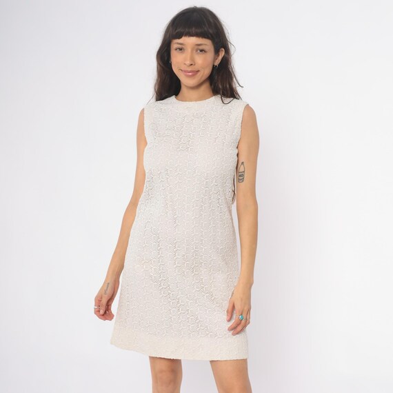 Cream Lace Dress 60s Mod Sleeveless Shift A Line White  Vintage 1960s Mini Knee Length Ivory Round Neck Clean Girl Cocktail Small S