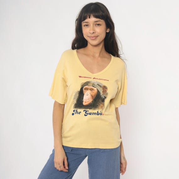 80s Chimpanzee Tee The Gambia Yellow Cotton V Neck Animal Wildlife Novelty Shirt Vintage Souvenir Africa Rehabilitation Short Sleeve Large L