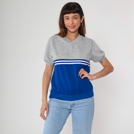80s Track Shirt Gray Blue White Colorblock V-Neck Short Sleeve Vintage Athletic Sporty Workout Casual Fitness Gym Club Sport Wear Medium M