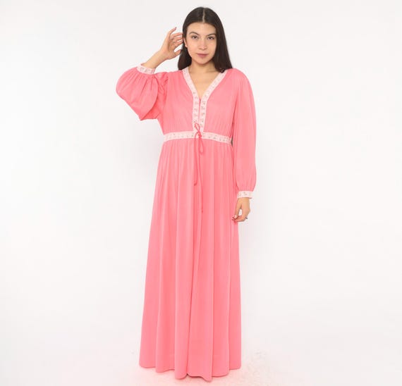 70s Pink Robe Floral Lace Trim Maxi Housecoat Coral Long Sleeve Balloon Cuff Nightgown Rose Ribbon Tie Loungewear Duster Vintage Large L