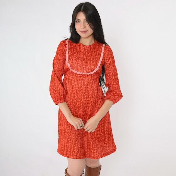 Vintage Floral Bib Dress 60s 70s Red Calico Floral Lace Trim 3/4 Sleeve Mini Boho Babydoll 1970s Hippie Empire Waist Retro Extra Small xs