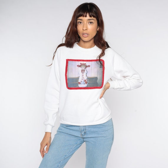 Jerzees Sweatshirt 80s Figurine Photograph Shirt Graphic Raglan Sleeve 1980s Crewneck Sweater Vintage White Cute Small S