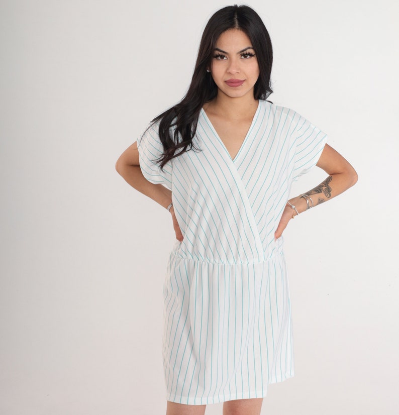 White Striped Dress 80s Mini Dress V Neck Faux Wrap Day Dress Blue Pinstripe Retro Casual Short Sleeve High Waist Vintage 1980s Medium Large image 2