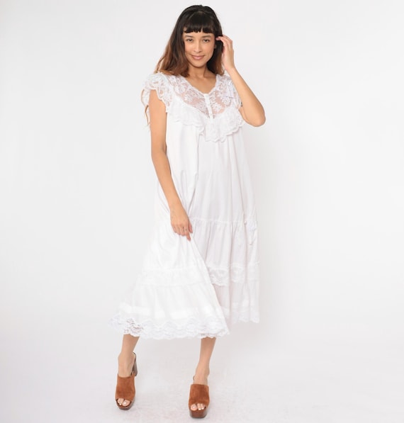 Vintage White Lace Nightgown 80s Pajama Dress Floral Applique Tiered Short Flutter Sleeve Button up Midi Nightie Lounge 1980s Large L