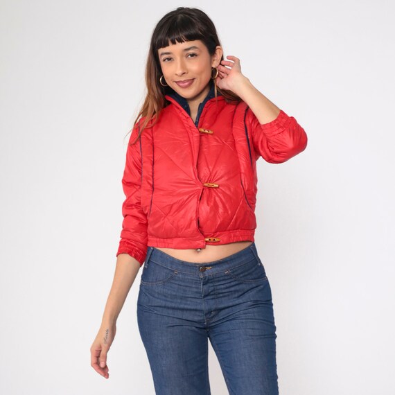 Attached Vest Ski Jacket 80s Red Cropped Puffer Jacket Toggle Button up Puffy Winter Crop Coat Insulated Layered Vest Vintage 1980s 2xs xxs
