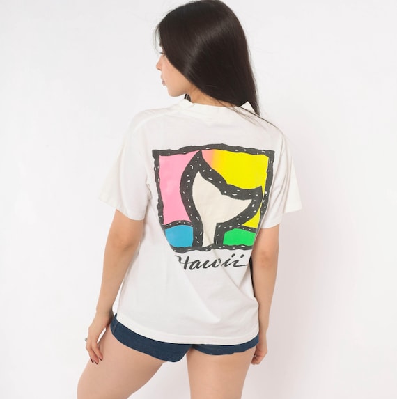 90s Hawaii Whale Tail Tee Colorful Souvenir Beach Vacation Cotton Short Sleeve White Surf Ocean Travel Tourist Summer Shirt Top Medium M