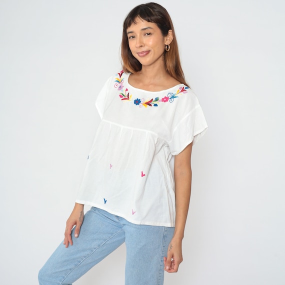 Mexican Floral Blouse 90s White Embroidered Babydoll Top Flower Peasant Hippie Short Sleeve Tent Shirt Boho Cotton Vintage 1990s Small S