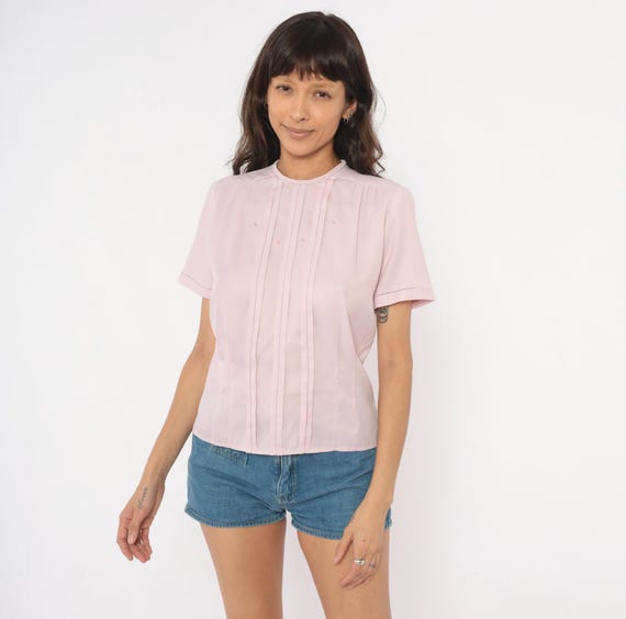 Blush Pintuck Blouse 70s Mode De Paris Back Button Crew Neck Embroidered Star Short Sleeve Top Pleated Front Shirt Lilac Vintage Medium M
