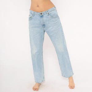 Wrangler Straight Leg Jeans 2000s Light Wash Denim Blue Relaxed Fit Cotton Dad Style Mid Rise Faded Casual Everyday Pants Trousers 34 x 29 image 5