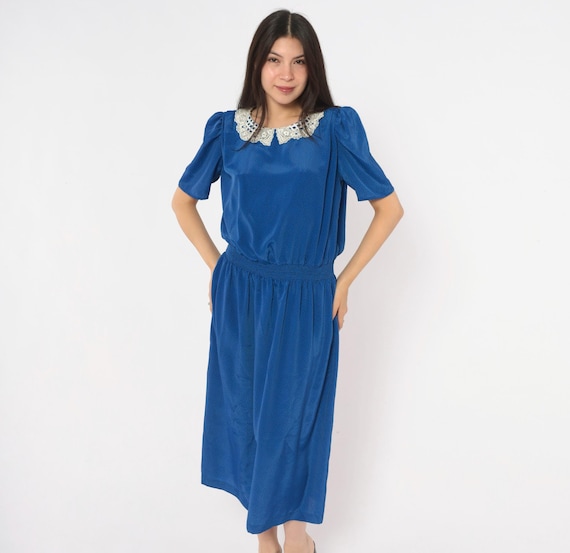 80s Cobalt Blue Midi Dress Lace Collar Blouson Puff Sleeve Elastic Waist Black Dot Print Gathered Skirt Scoop Neck Secretary Vintage Medium