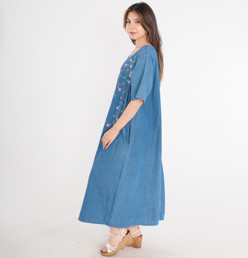 Floral Denim Dress Y2k Jean Hummingbird Midi Dress Embroidered Flower Bird Dress Blue Shift Retro Casual Short Sleeve Vintage 00s 2x 2xl image 4