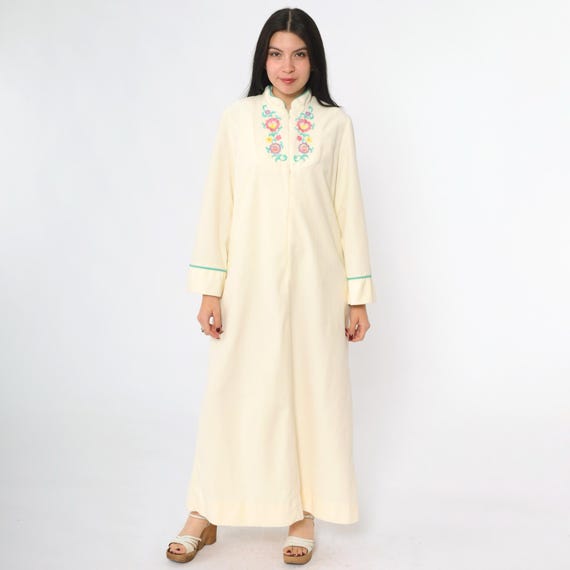 Vintage Cream Velour Lounge Dress 80s Embroidered Floral Ankle Length Housecoat Zip Front Long Sleeve 1980s Loungewear Robe Small S