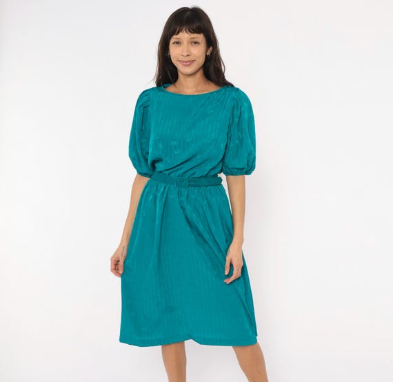 Teal Jacquard Dress 80s Puff Sleeve Blouson Belted Leaf Print Gathered Waist Boat Neck Green Vintage Day Frock Short Balloon Arm Medium M