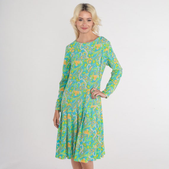 Green Paisley Dress 70s Mod Scooter Dress Long Sleeve Drop Waist Midi Dress Low Waisted Retro Pleated Groovy Print Vintage 1970s Large L