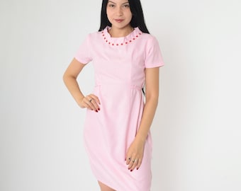 Vintage 1960s Pink Mod Dress Textured Lettering Print Embroidered Collar 60s Pastel Shift Short Sleeve Tie Waist Retro Twiggy Era Small S