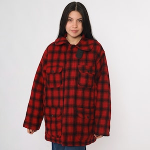 Vintage Woolrich Plaid Hunting Jacket Red Black Wool Mackinaw Coat 70s 80s Buffalo Plaid Quilted Lining Outdoors USA Men&#39;s Size 44 Large
